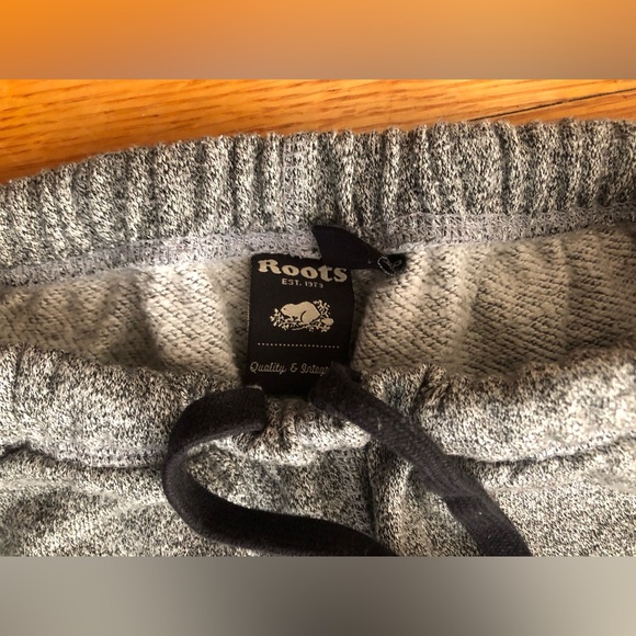 Roots Whistler Canada Sweatpants. - Picture 9 of 11